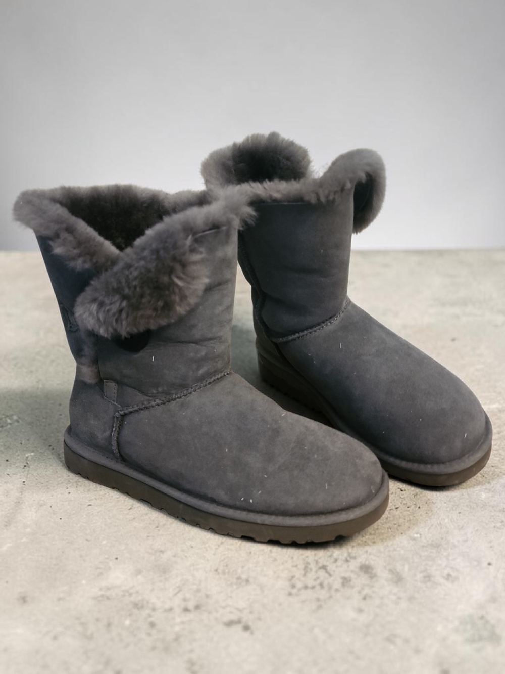UGG Short Suede Shearling Boots in Charcoal Size 8